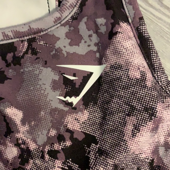 Gymshark purple camo RARE M with cell phone Pocket - Picture 2 of 5